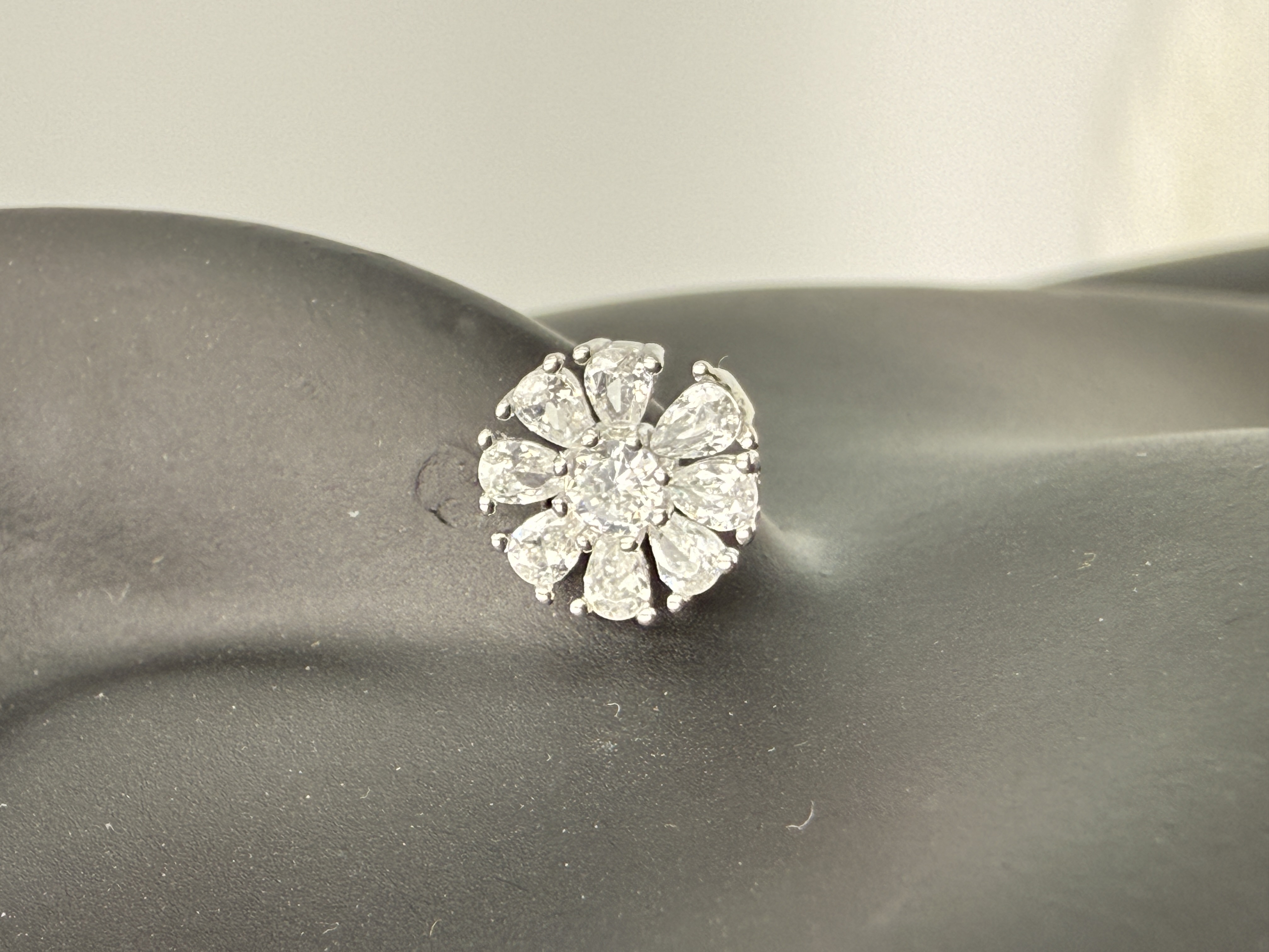 Brilliant Solitaire Spark - View 2